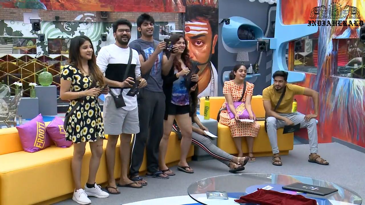 Bigg Boss Season 3 Tamil Day 1 Stills Set 2
