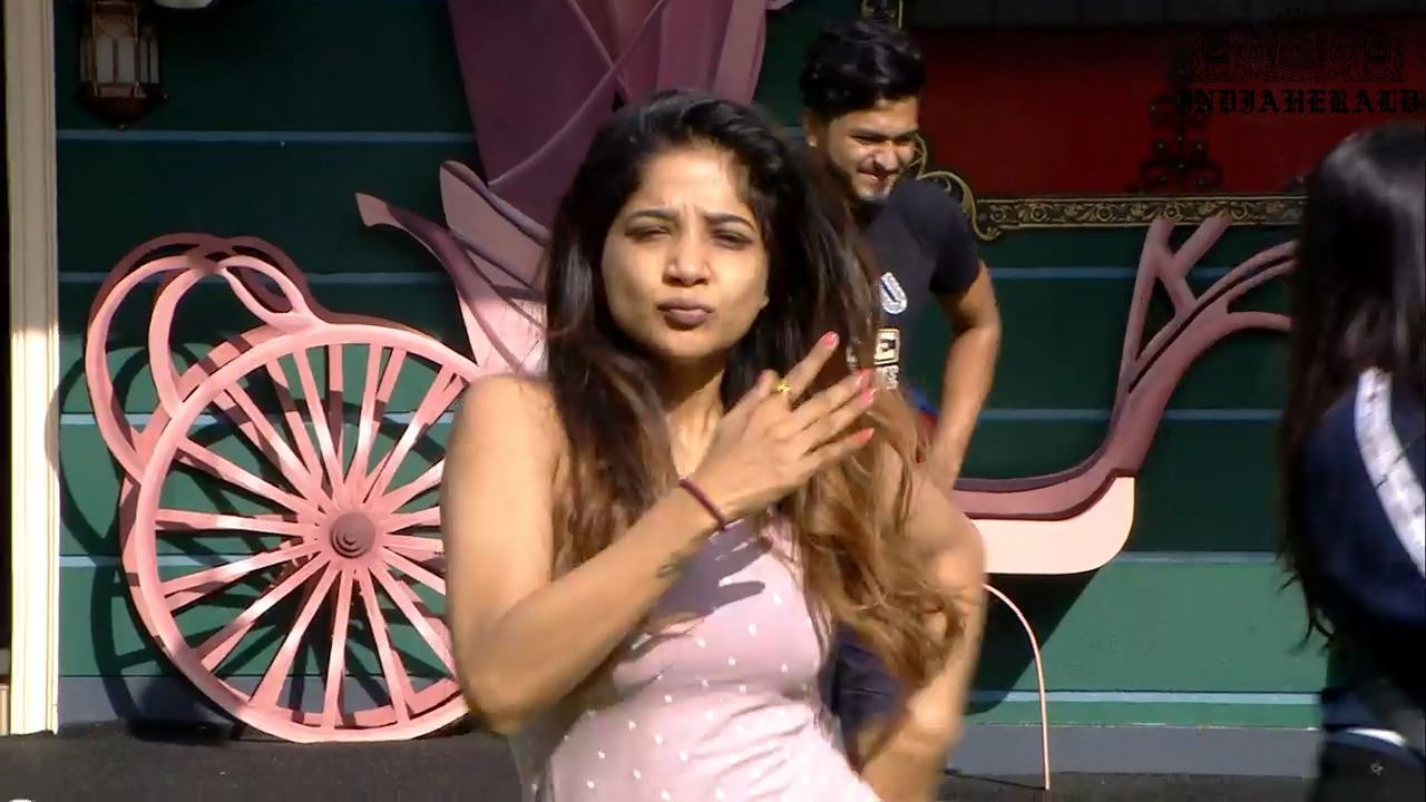 Bigg Boss Season 3 Tamil Day 2 Stills Set 1
