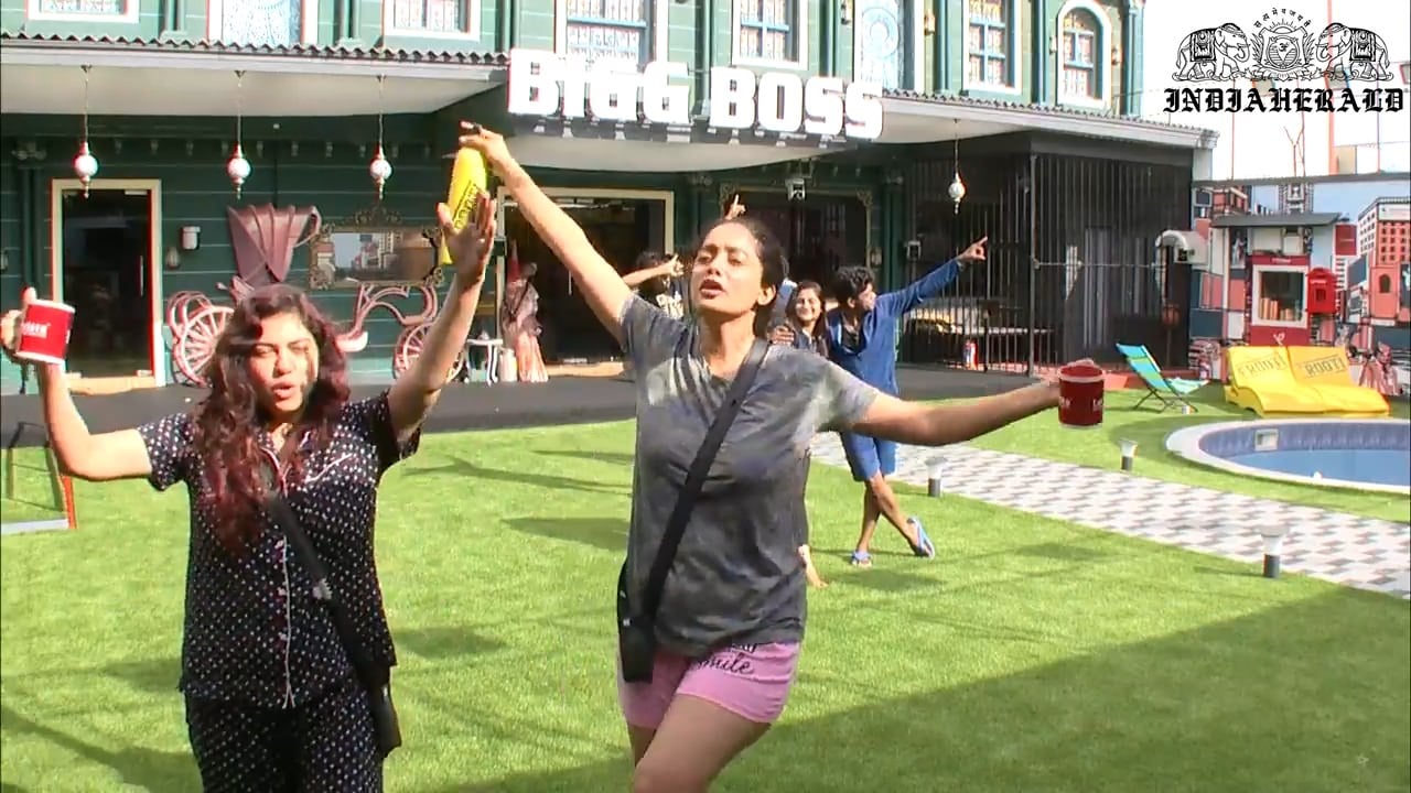 Bigg Boss Season 3 Tamil Day 2 Stills Set 1