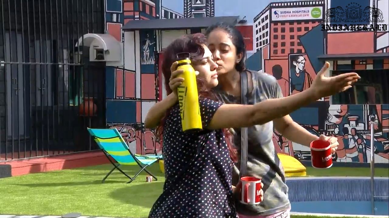 Bigg Boss Season 3 Tamil Day 2 Stills Set 1