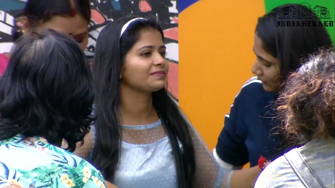 Bigg Boss Season 3 Tamil Day 2 Stills Set 2