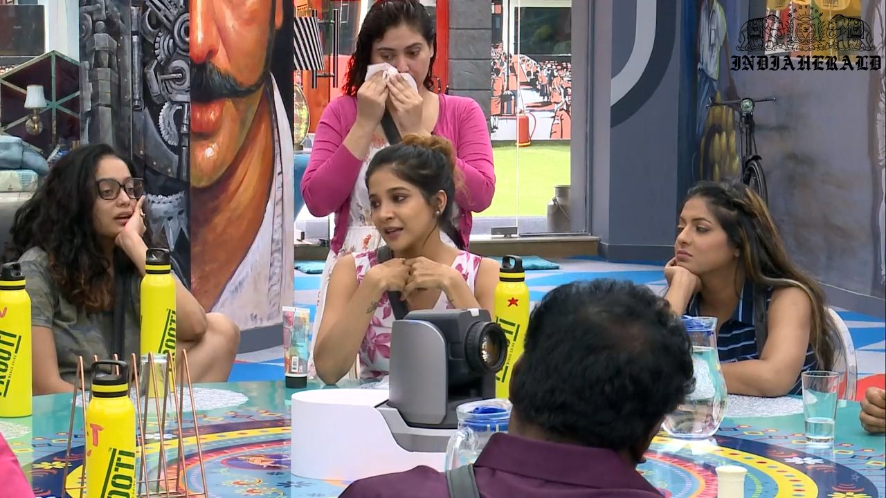 Bigg Boss Season 3 Tamil Day 2 Stills Set 2