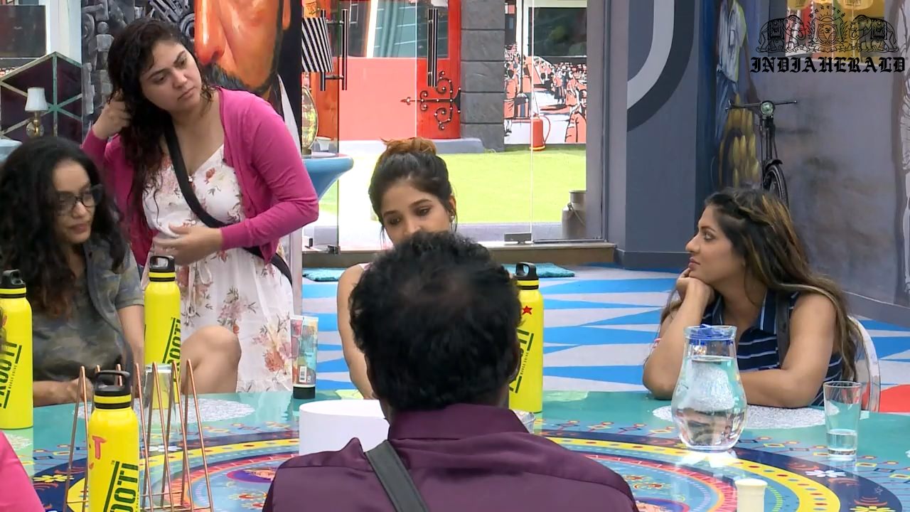 Bigg Boss Season 3 Tamil Day 2 Stills Set 2