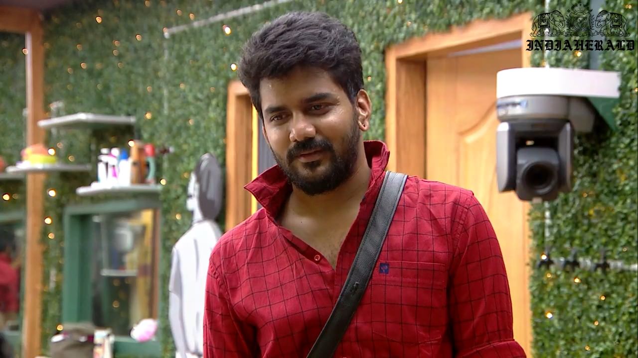 Bigg Boss Season 3 Tamil Day 2 Stills Set 3