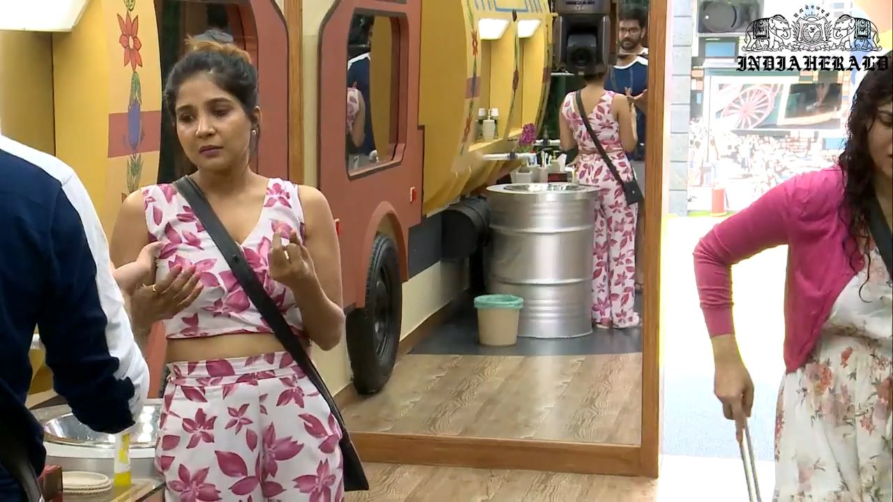 Bigg Boss Season 3 Tamil Day 2 Stills Set 3