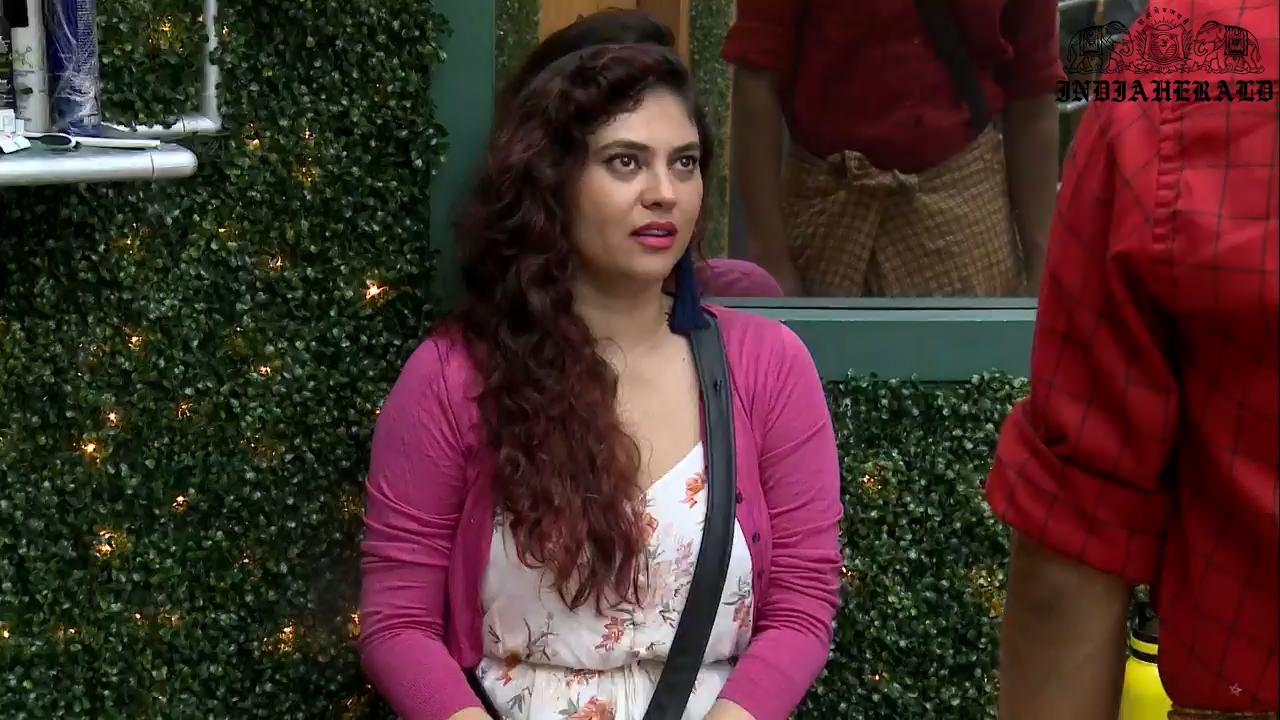 Bigg Boss Season 3 Tamil Day 2 Stills Set 3