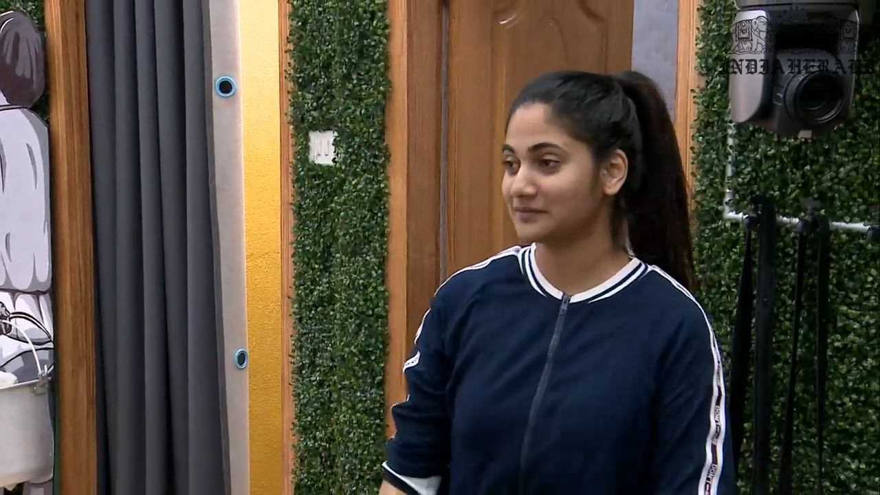 Bigg Boss Tamil Season 3 Day 16 Stills Set 1