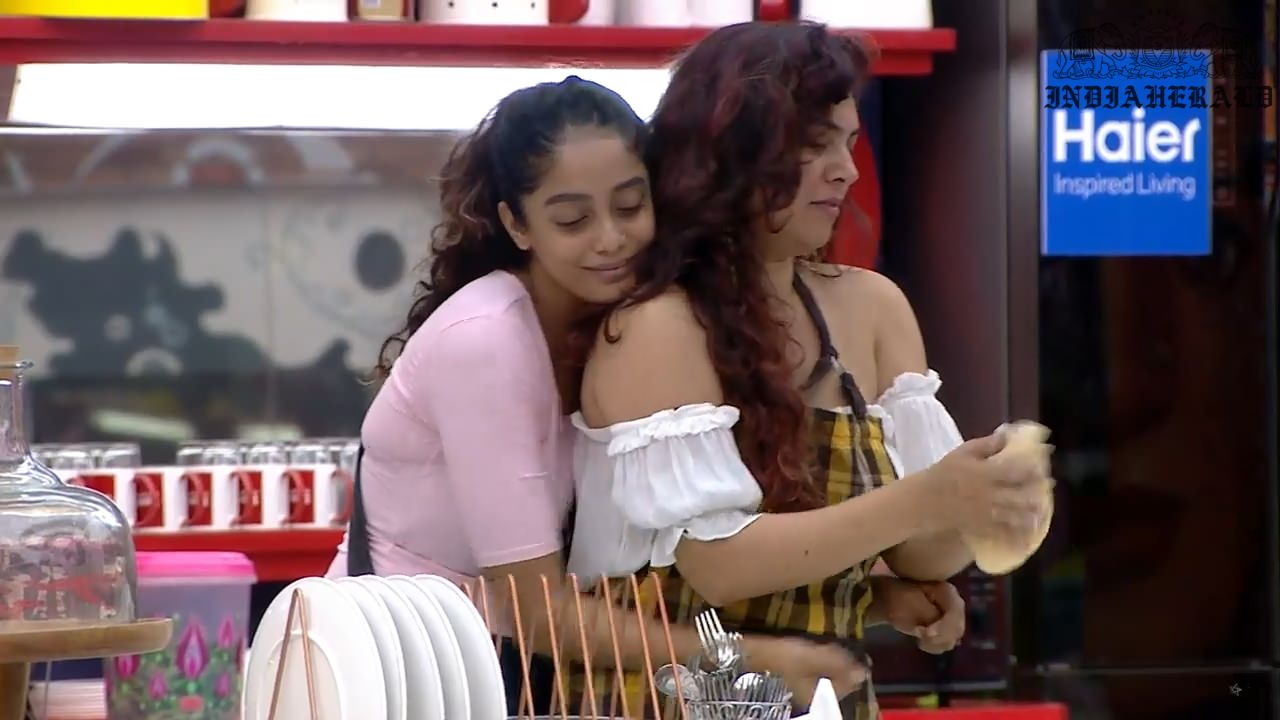 Bigg Boss Tamil Season 3 Day 17 Hot Stills Set 2