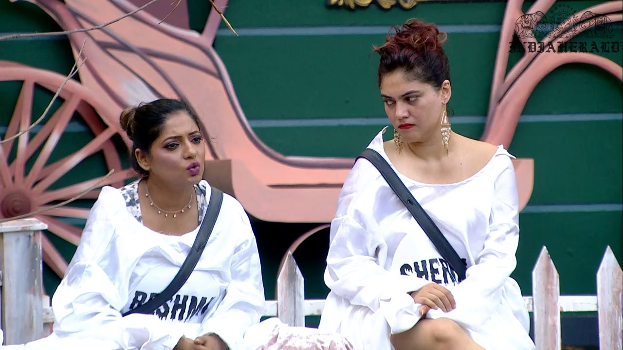 Bigg Boss Tamil Season 3 Day 17 Hot Stills Set 3