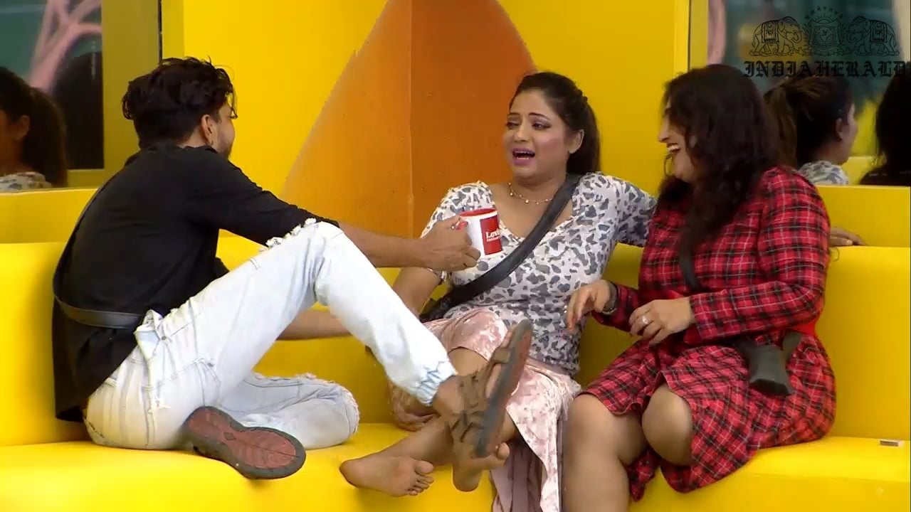 Bigg Boss Tamil Season 3 Day 17 Hot Stills Set 3