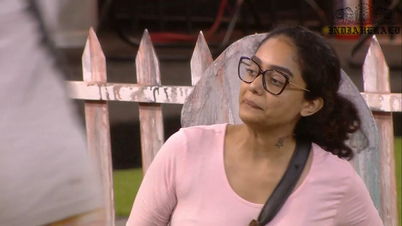 Bigg Boss Tamil Season 3 Day 17 Hot Stills Set 3