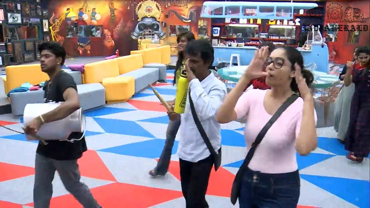 Bigg Boss Tamil Season 3 Day 17 Hot Stills Set 3