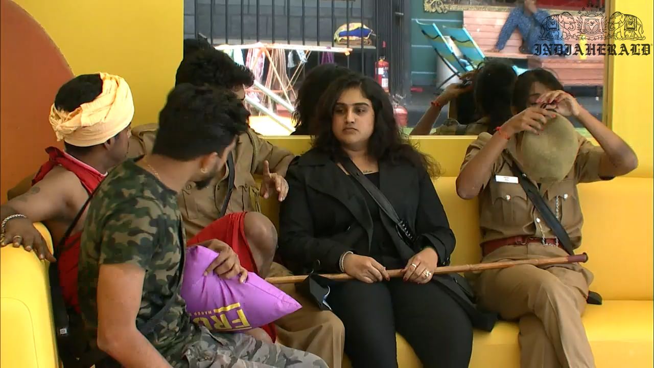 Bigg Boss Tamil Season 3 Day 18 Stills Set 2