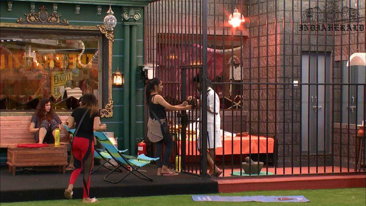 Bigg Boss Tamil Season 3 Day 19 Stills Set 1