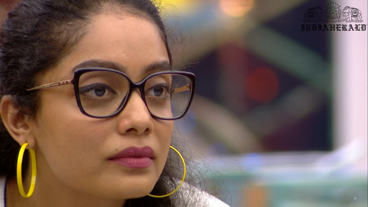 Bigg Boss Tamil Season 3 Day 23 Hot Stills Set 3