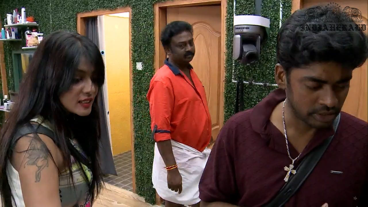 Bigg Boss Tamil Season 3 Day 23 Hot Stills Set 3