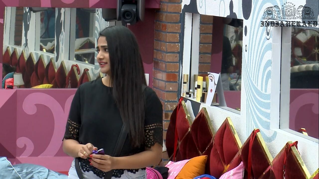 Bigg Boss Tamil Season 3 Day 23 Stills Set 1