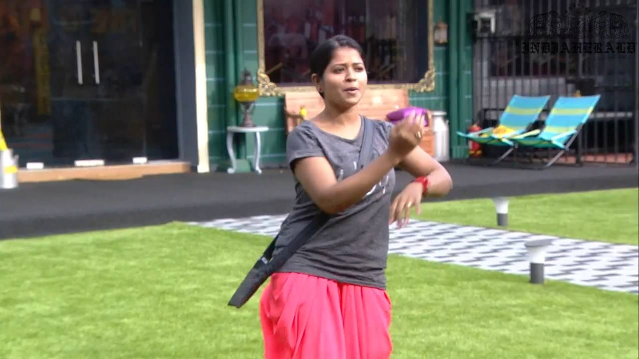 Bigg Boss Tamil Season 3 Day 24 Hot Stills Set 1