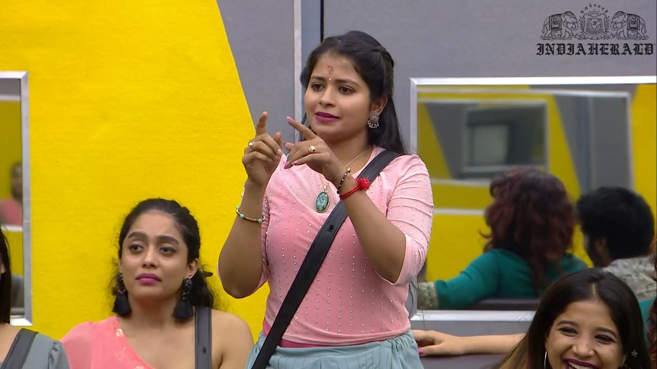 Bigg Boss Tamil Season 3 Day 24 Hot Stills Set 3