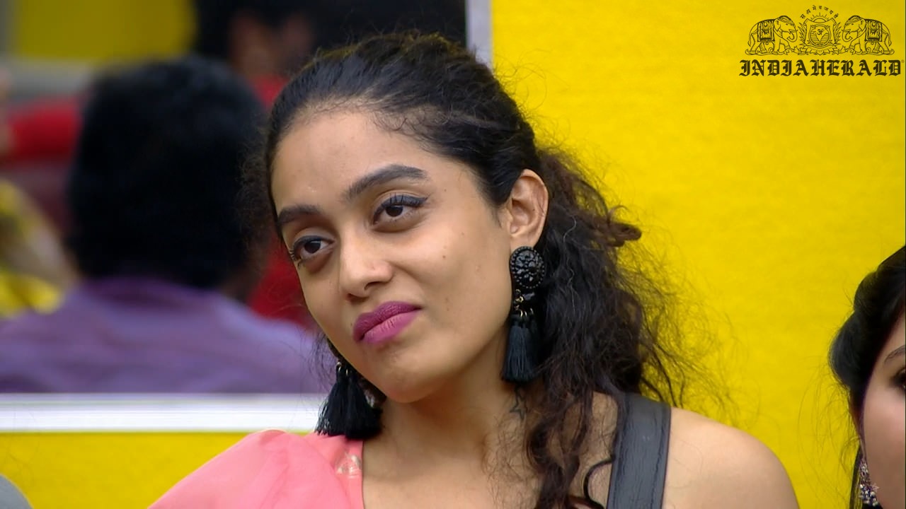 Bigg Boss Tamil Season 3 Day 24 Hot Stills Set 3