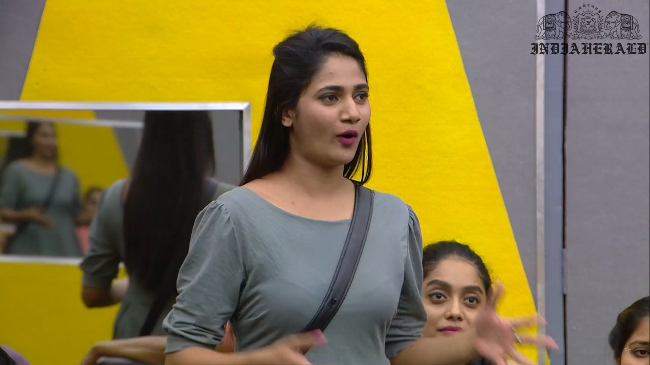 Bigg Boss Tamil Season 3 Day 24 Hot Stills Set 3