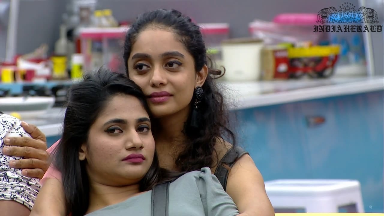 Bigg Boss Tamil Season 3 Day 24 Hot Stills
