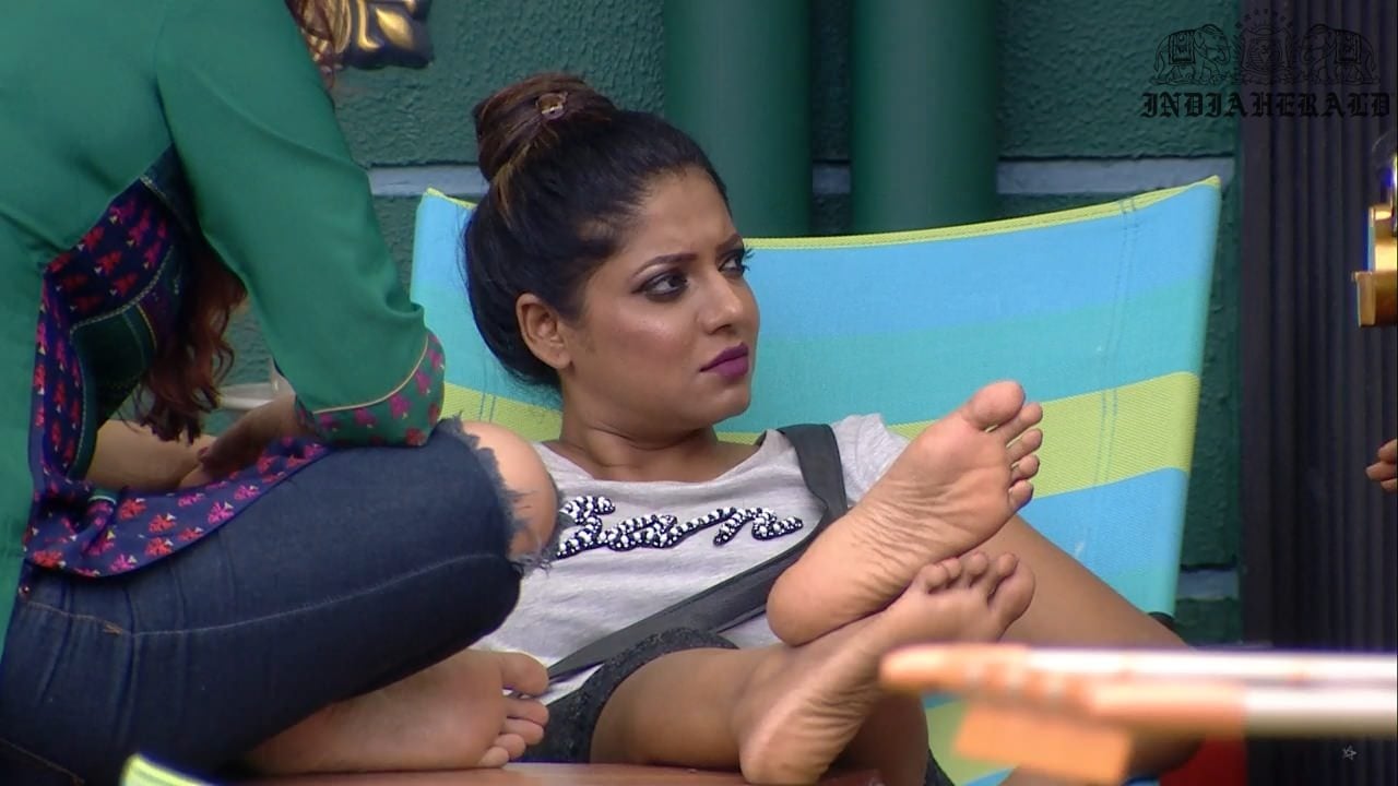 Bigg Boss Tamil Season 3 Day 25 Hot Stills Set 3