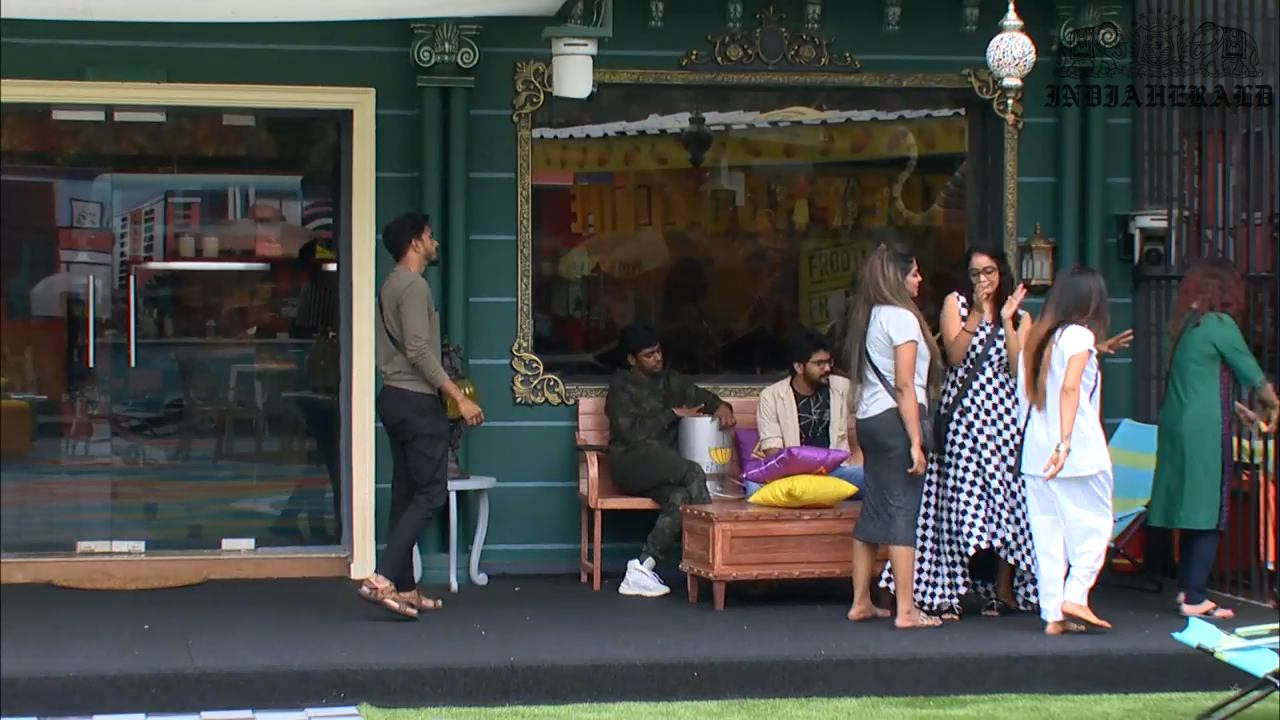 Bigg Boss Tamil Season 3 Day 25 Hot Stills Set 3