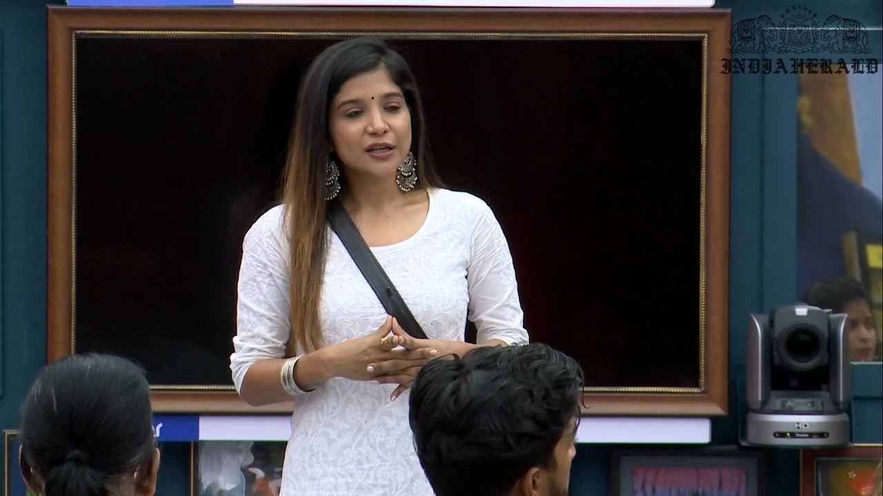 Bigg Boss Tamil Season 3 Day 25 Hot Stills Set 3