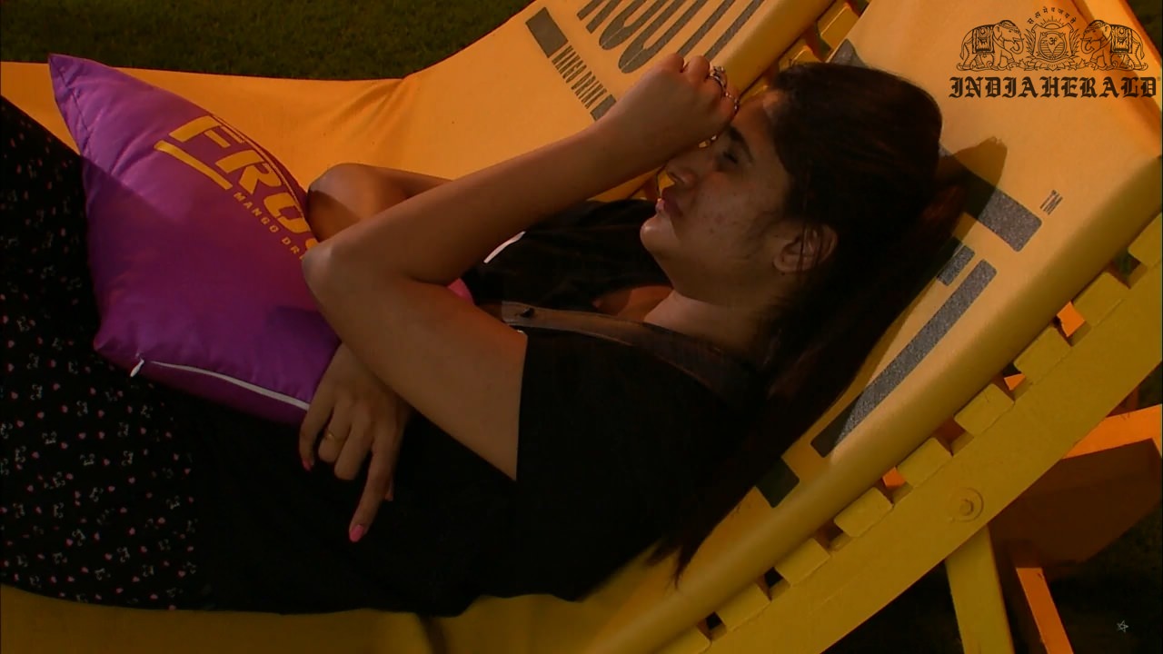 Bigg Boss Tamil Season 3 Day 25 Hot Stils Set 1