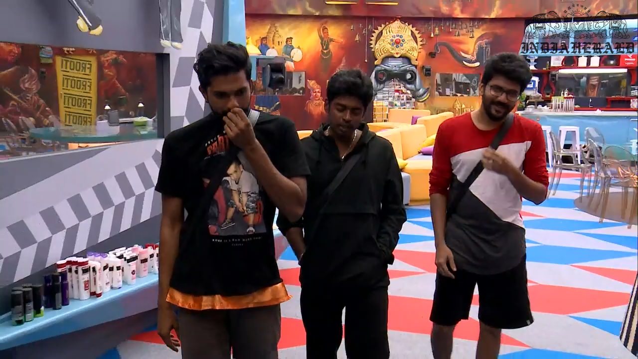 Bigg Boss Tamil Season 3 Day 25 Hot Stils Set 1