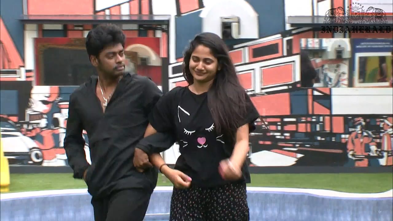 Bigg Boss Tamil Season 3 Day 25 Hot Stils Set 1