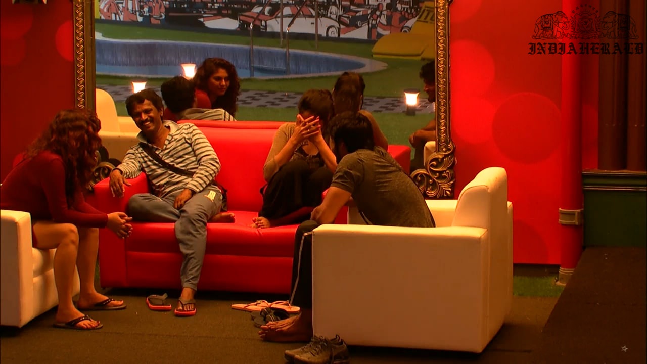 Bigg Boss Tamil Season 3 Day 26 Hot Stills Set 1