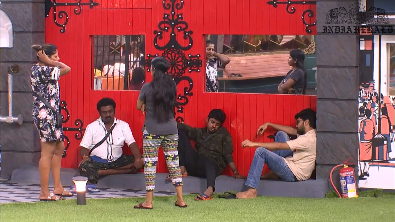 Bigg Boss Tamil Season 3 Day 26 Hot Stills Set 1