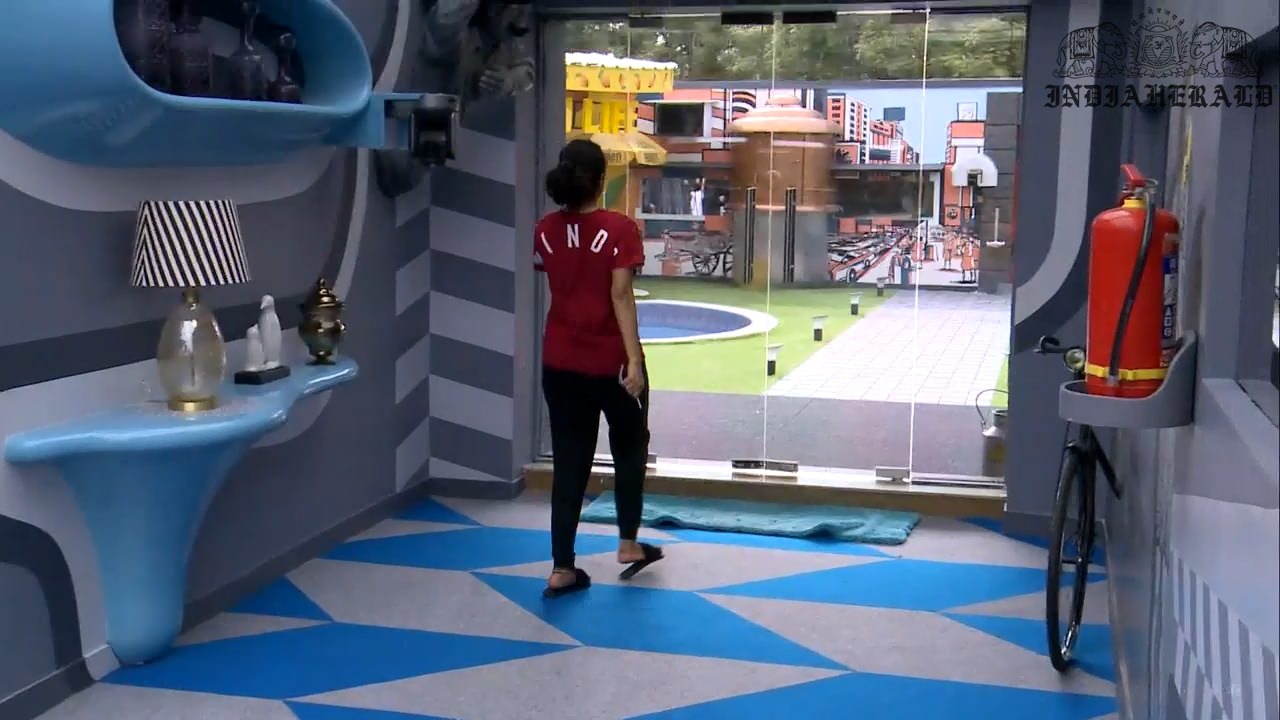 Bigg Boss Tamil Season 3 Day 26 Hot Stills Set 2