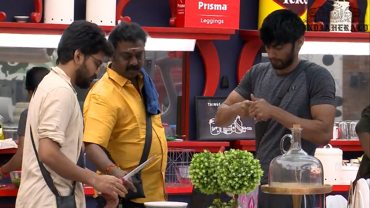 Bigg Boss Tamil Season 3 Day 26 Hot Stills Set 2