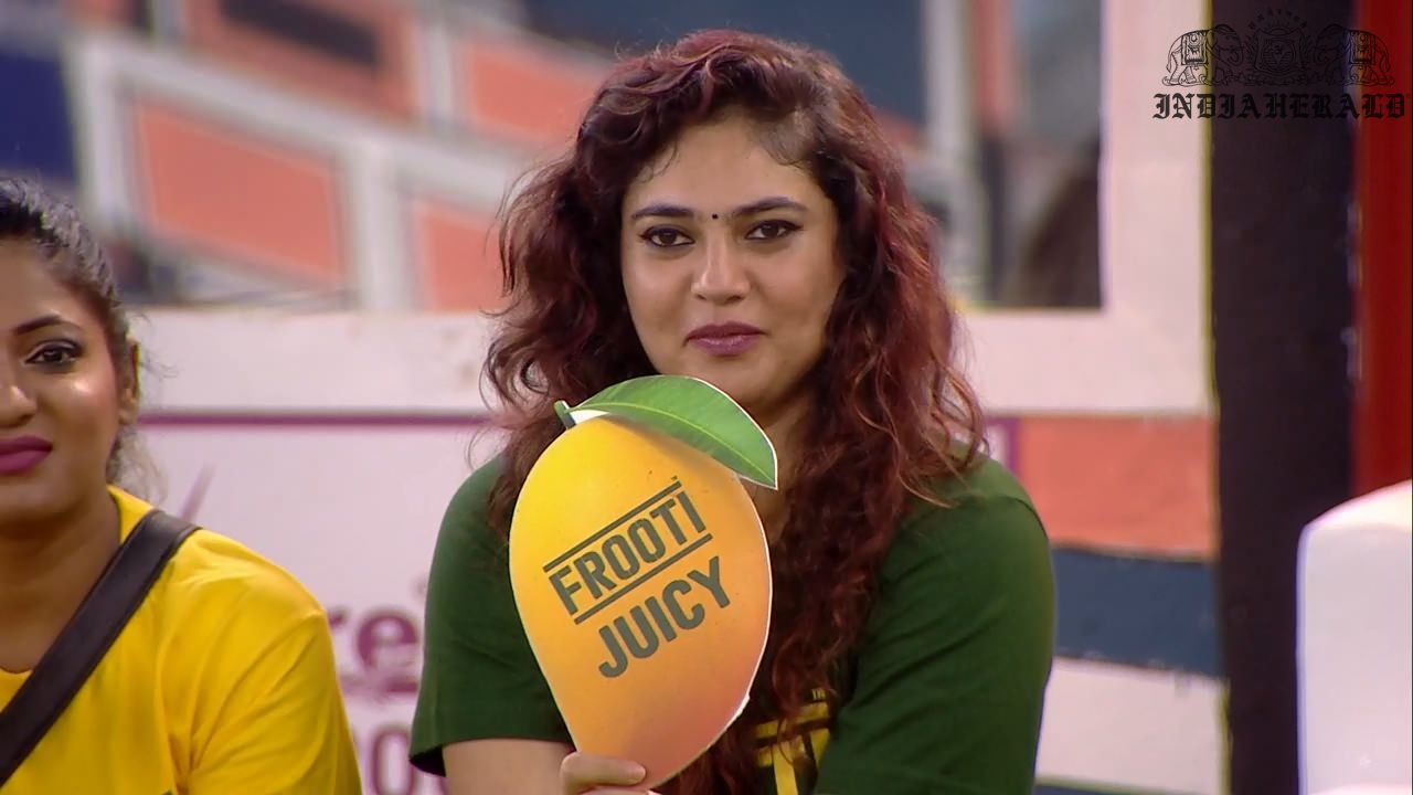 Bigg Boss Tamil Season 3 Day 27 Hot Stills Set 2