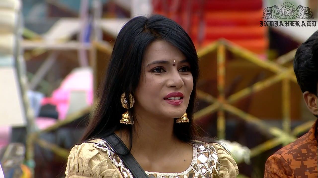 Bigg Boss Tamil Season 3 Day 27 Hot Stills Set 2