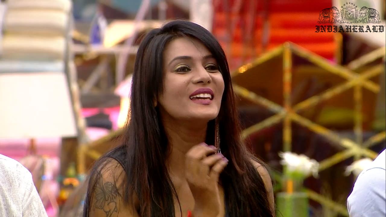 Bigg Boss Tamil Season 3 Day 28 Hot Stills Set 1