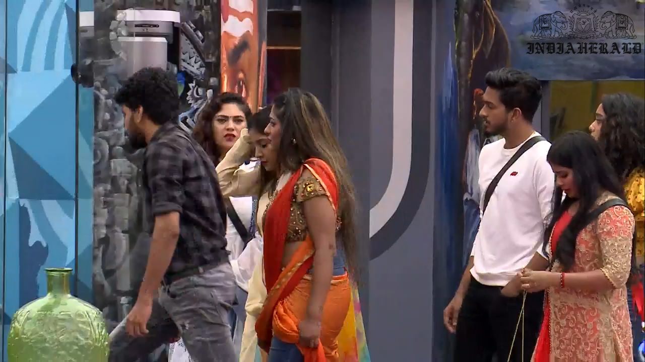 Bigg Boss Tamil Season 3 Day 28 Hot Stills Set 3