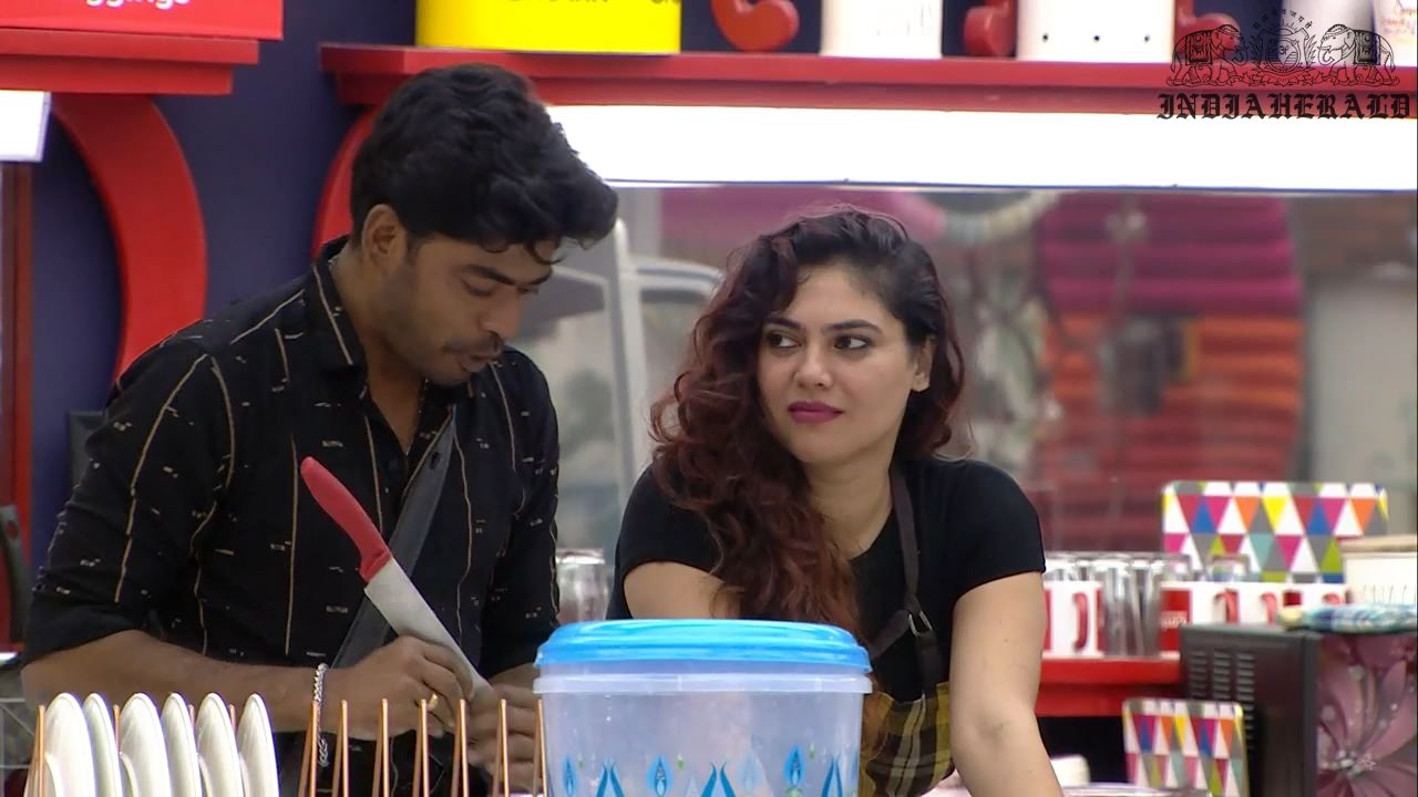 Bigg Boss Tamil Season 3 Day 29 Hot Stills Set 2