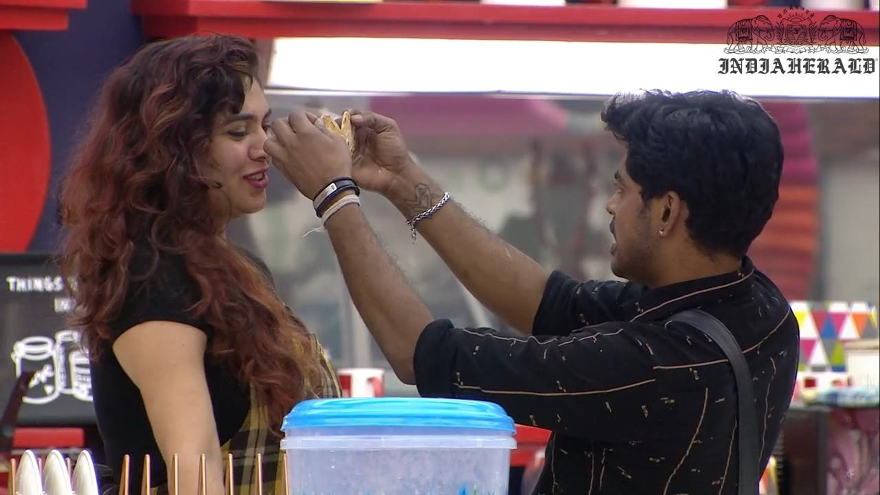 Bigg Boss Tamil Season 3 Day 29 Hot Stills Set 2