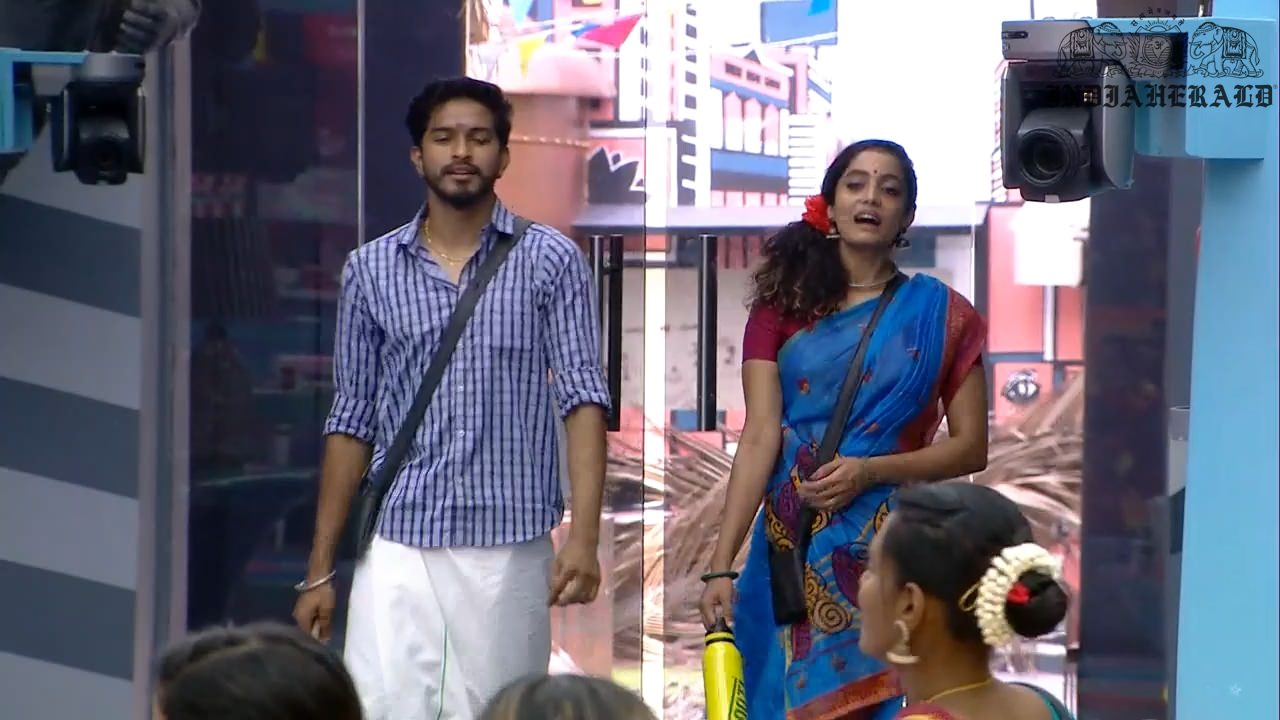 Bigg Boss Tamil Season 3 Day 31 Hot Stills Set 3