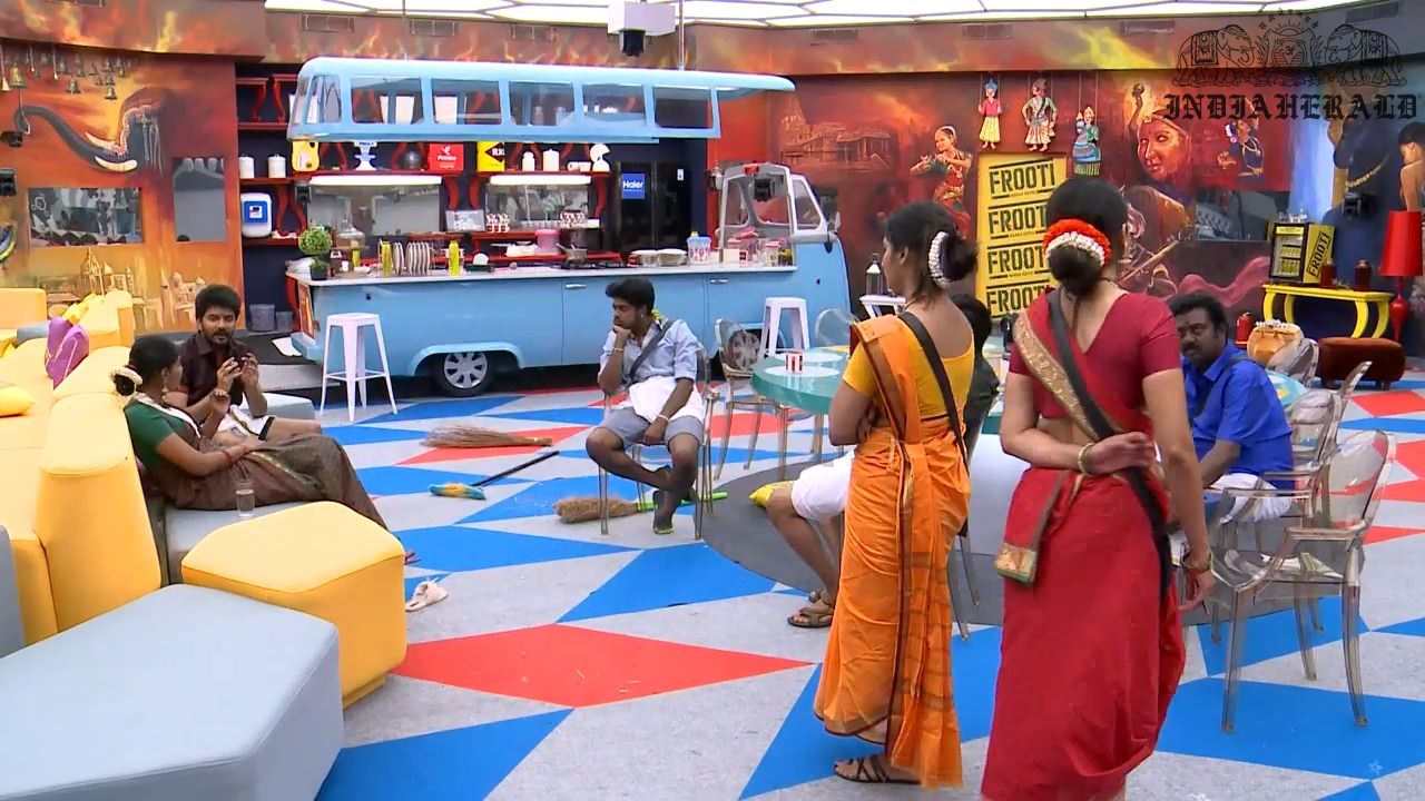 Bigg Boss Tamil Season 3 Day 32 Hot Stills Set 3