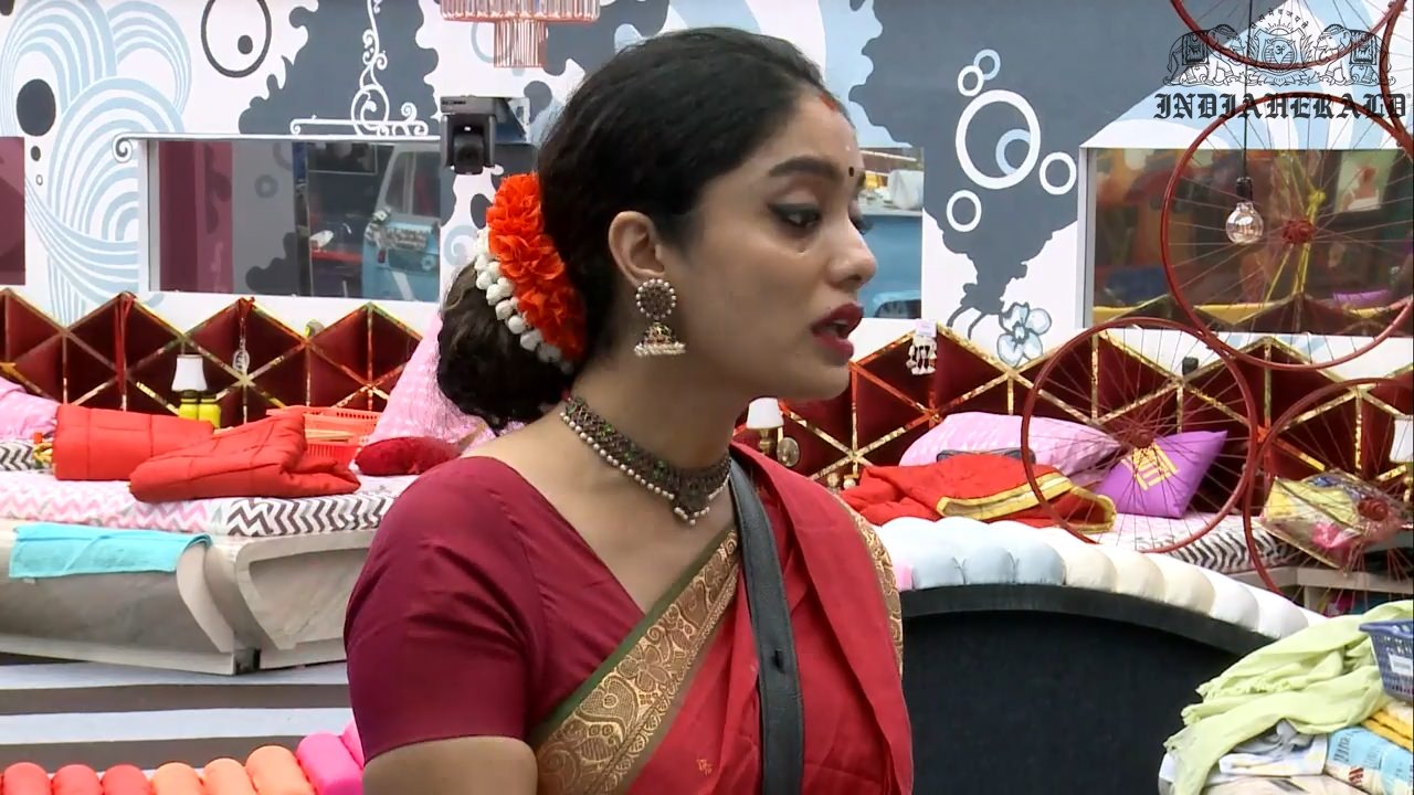 Bigg Boss Tamil Season 3 Day 32 Hot Stills Set 3