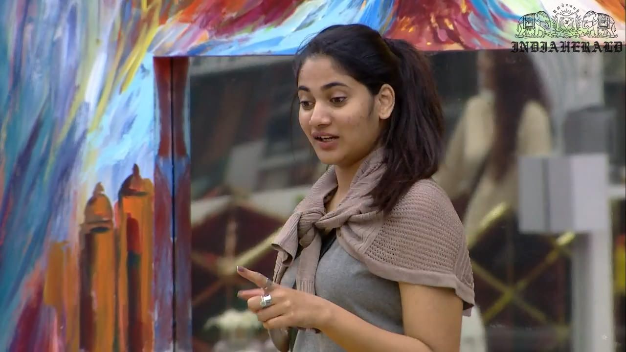 Bigg Boss Tamil Season 3 Day 33 Hot Stills Set 1