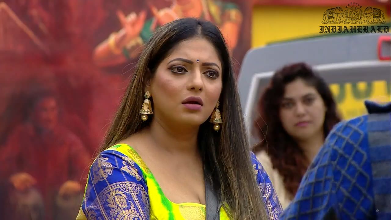 Bigg Boss Tamil Season 3 Day 33 Hot Stills Set 2