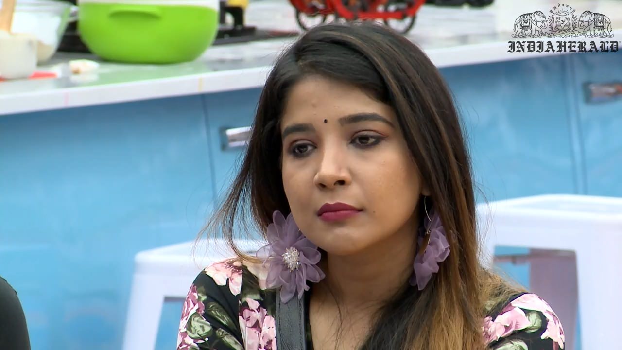 Bigg Boss Tamil Season 3 Day 33 Hot Stills Set 2