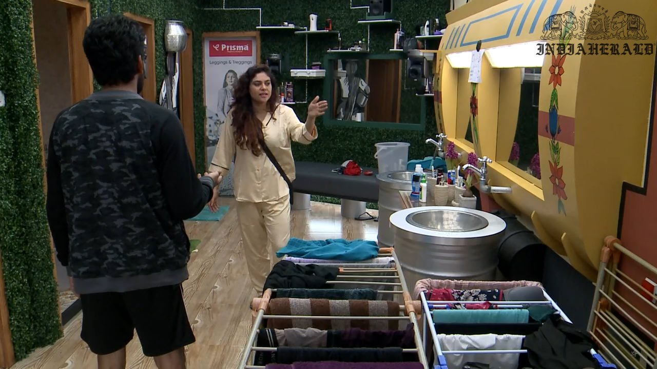 Bigg Boss Tamil Season 3 Day 33 Hot Stills Set 3