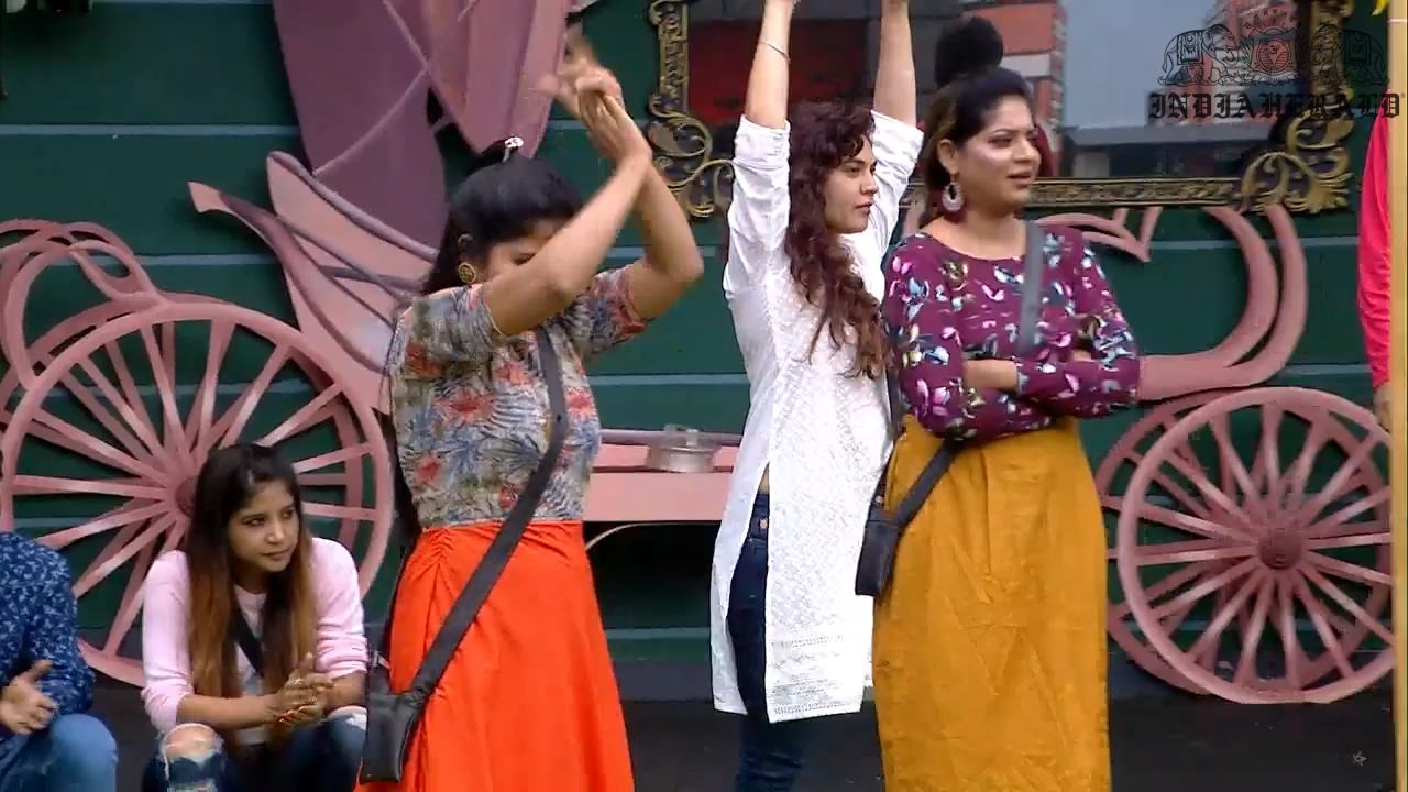 Bigg Boss Tamil Season 3 Day 34 Hot Stills Set 1